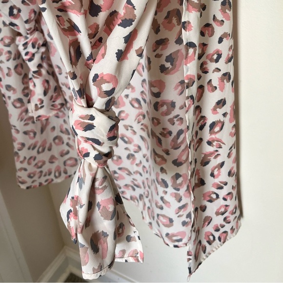 Kimono Elegant Beautiful HoneyMe Leopard Pink Brown Cream Kimono, Women’s Sz L - Picture 7 of 10